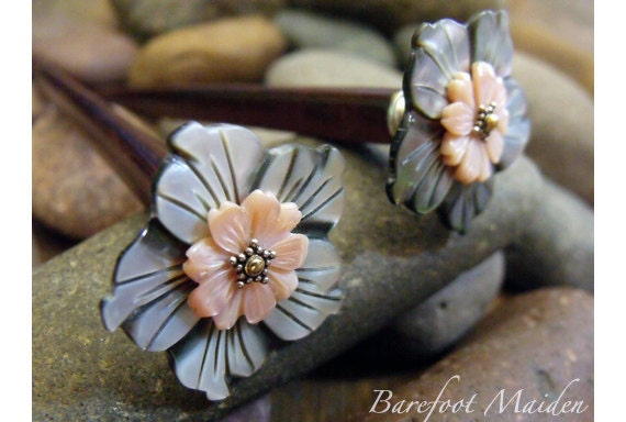 Mermaid's Garden Hairsticks / Iridescent Shell Flowers, Peach Shell Flowers / Summer Accessories / Hairstix