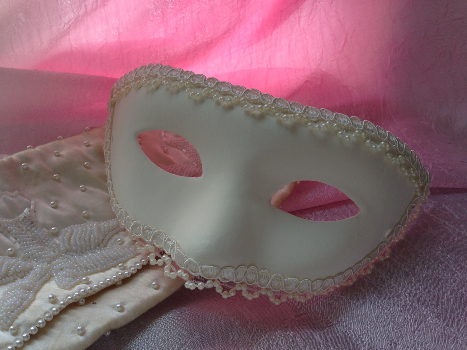 SPRING SALE 25% off -Simply Elegant Cream Masquerade Mask - Wedding - Prom - Masquerade Ball