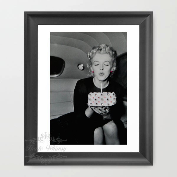 Marilyn Monroe: Happy Birthday Cake