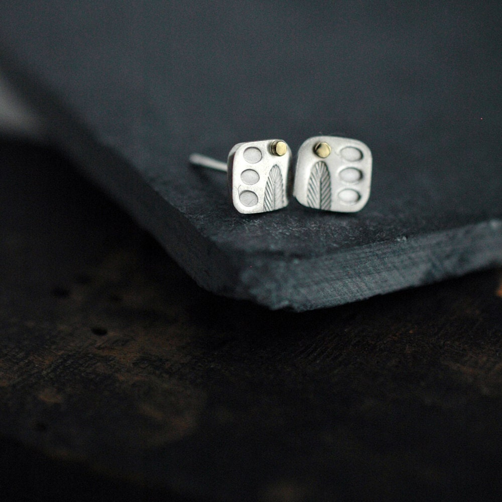 Mystical orient leaf studs/earrings with drops of 14kt gold