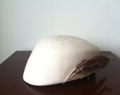 SALE Vintage 40s Cream Wool Felt Topper Hat with Feather