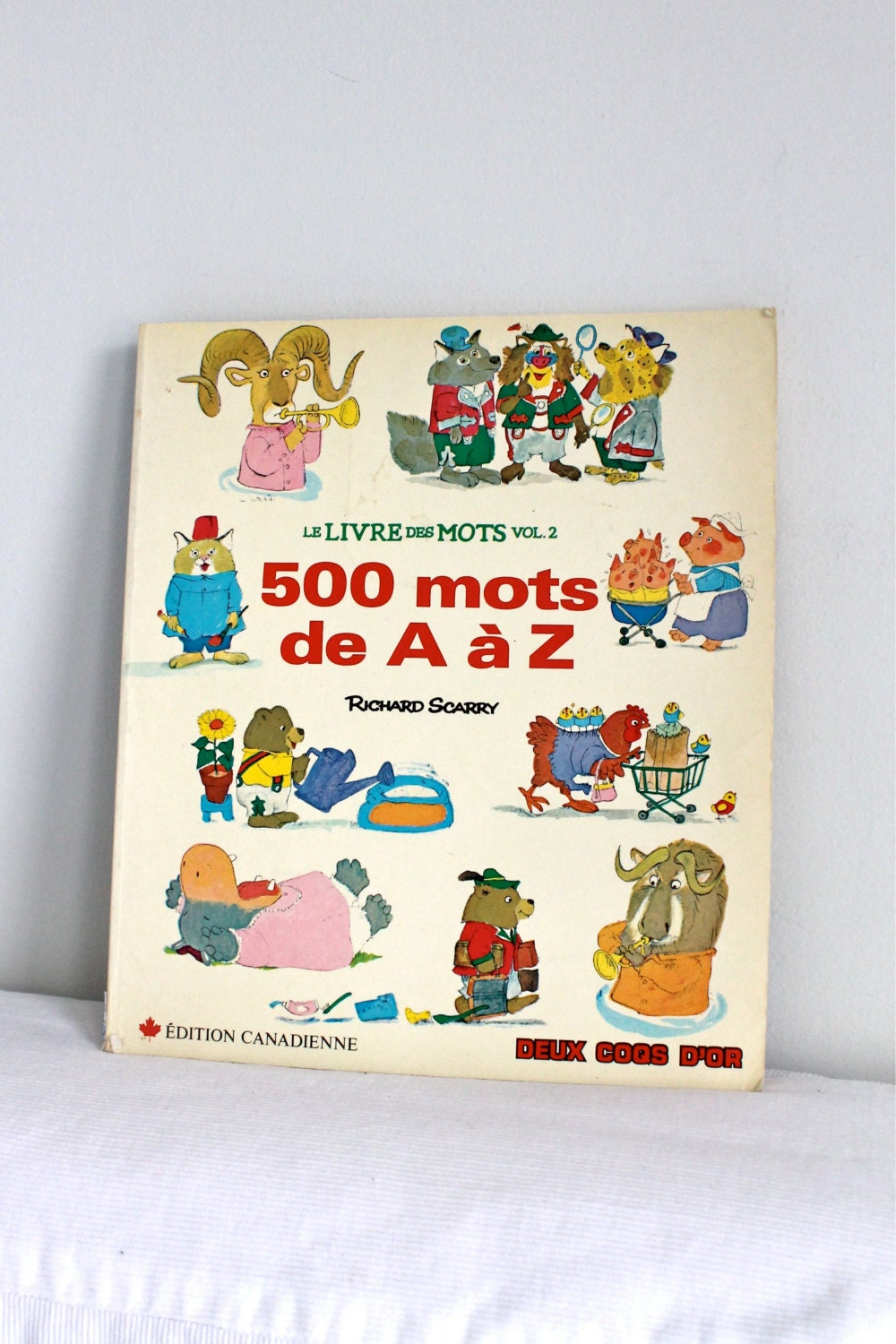 Vintage French adaptation of Richard Scarry Storybook Dictionary -  Le livre des mots 500 mots de A à Z