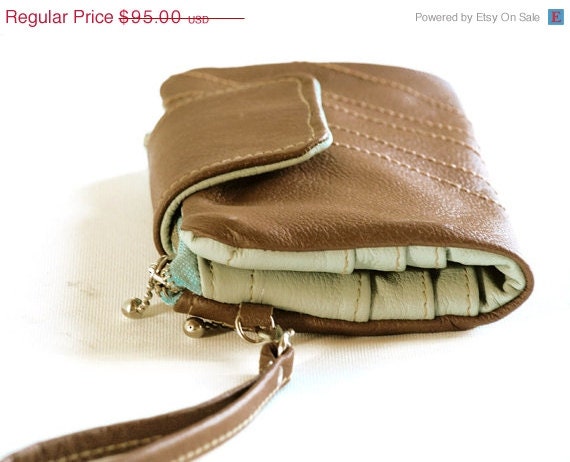 Mint iPhone 4 Wallet, iPhone 5 wallet, iphone 4 Wristlet, IPhone 5 Pocket Case, Mint Chocolate iPhone Wallet / June Trends / SALE