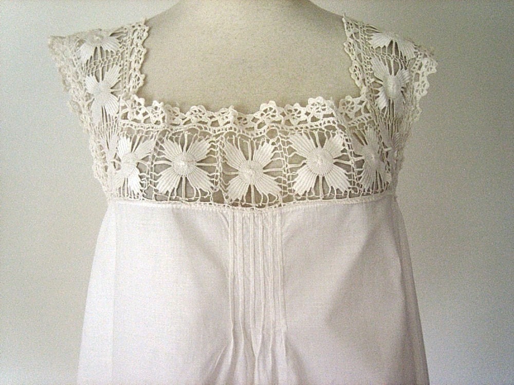 Slip Vintage Under Dress Full Liner White Smooth Silky Sweet Heart Dots Size 34