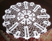 RUNNER Table Dresser Scarf Doily White Arrows Motif Cotton Irish Crocheted Lace