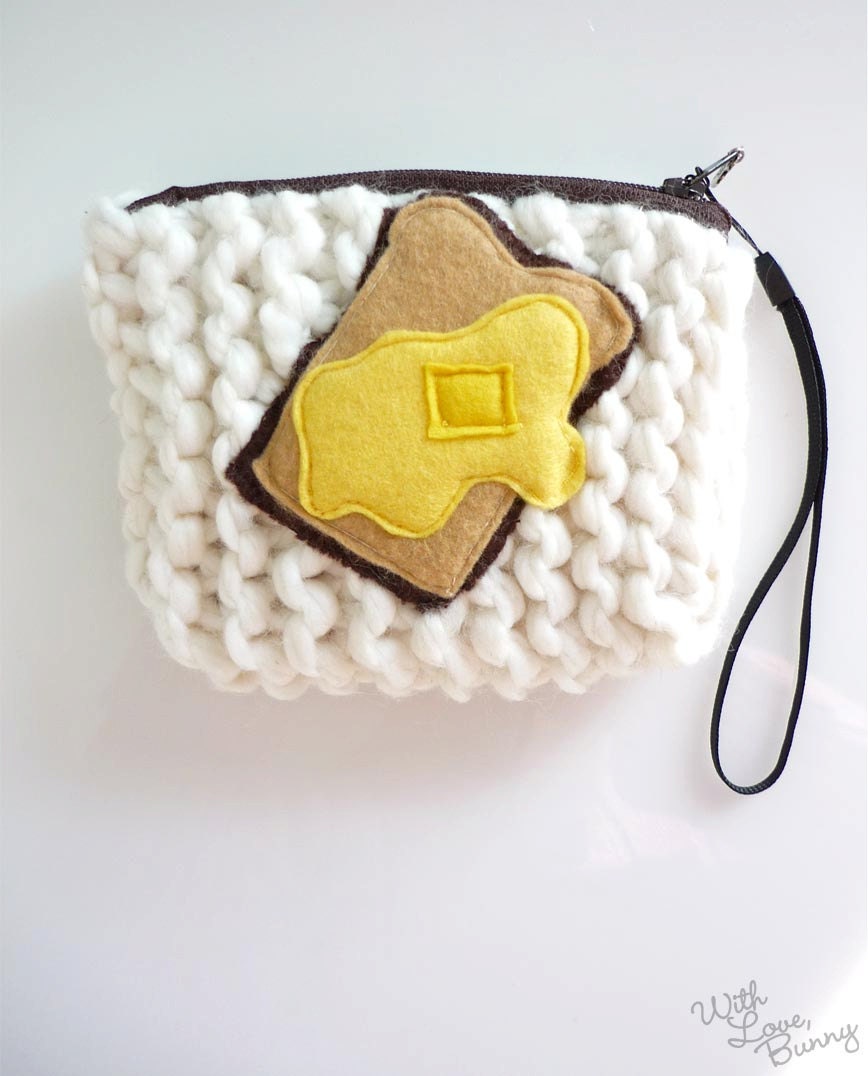 Wheat Toast Pouch - Very Hot Butter - Hand Knitted - Zippered