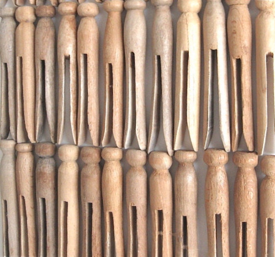 24 vintage clothespins, clothes pins, clothes pegs, pinch style, wooden clothespins, wood clothespins,