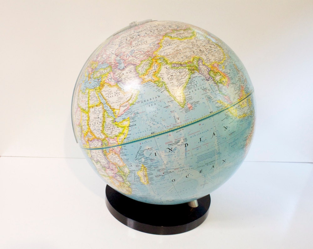 Vintage 16 inch National Geographic Globe