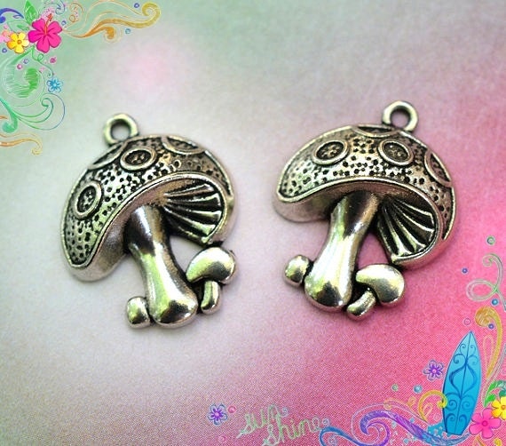 Mushroom Charms, 8 Charms, Silver Mushroom Pendants, Metal Shroom Charms, Mushroom, Hippie Pendants