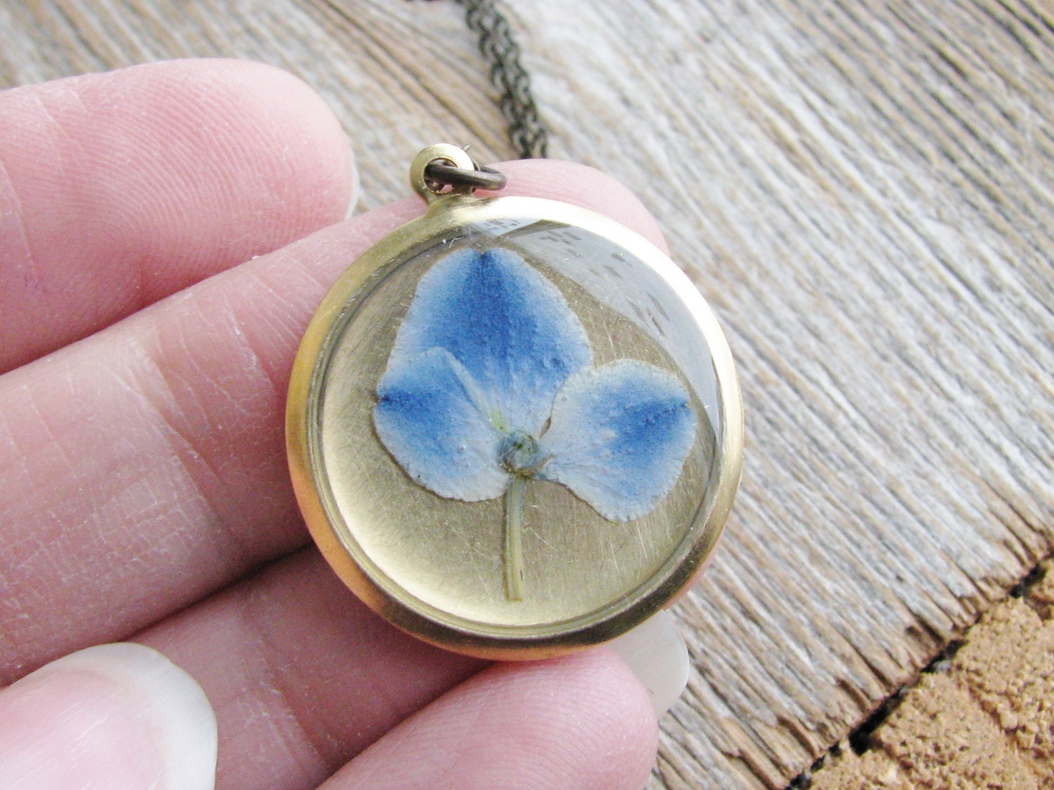 Real Hydrangea Necklace Resin Jewelry Pendant Pressed Flower Blue White Petals Botanical Jewelry Nature Inspired Garden Lover Gift