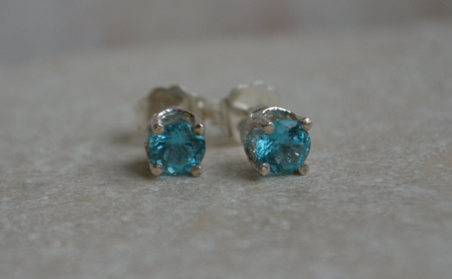 4.5mm Apatite Stud Earrings in Sterling Silver