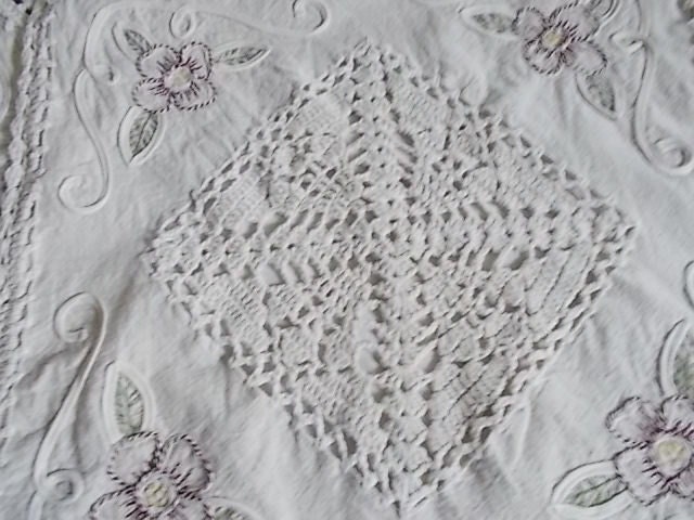 Vintage pillow covers, crochet center and edge,pansy motif, Set of 2, in natural, zip close, shabby chic, Sweet Romantic cottage