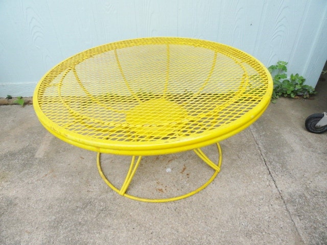 Vintage Table Yellow Coffee Side End Table Mid Century Metal Retro Lattice