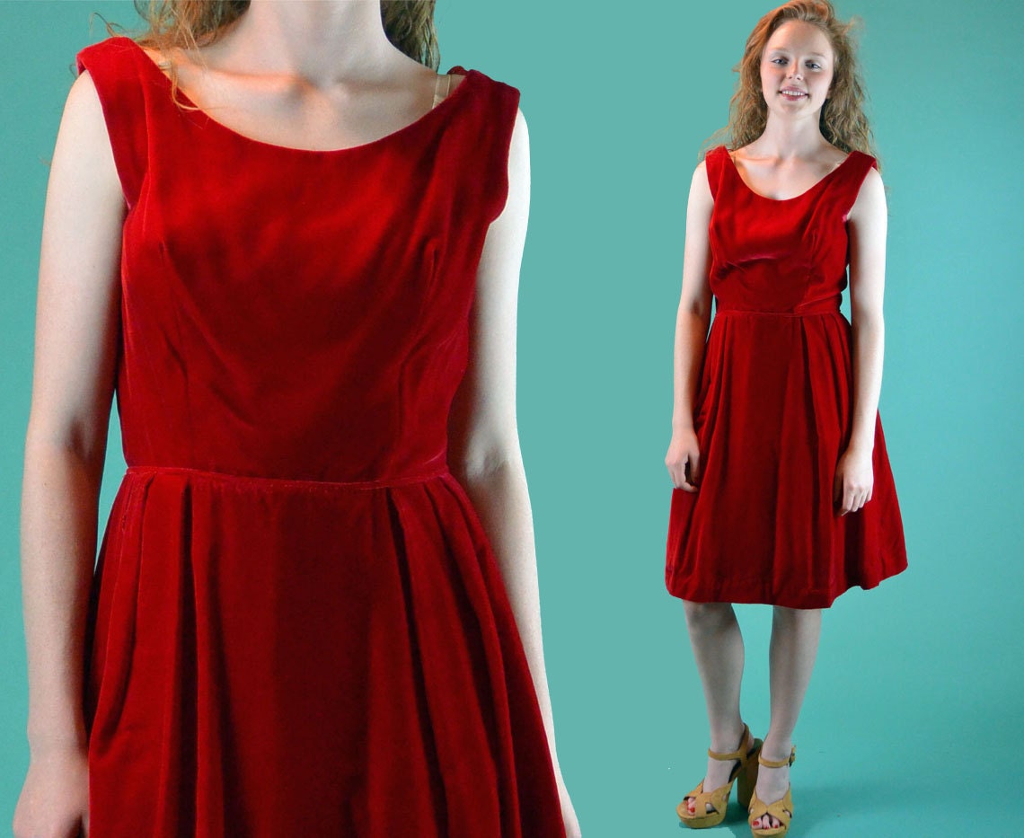 50s Vintage Party Dress / Red Velvet Sleeveless Mad Men Dress Full Skirt Tulle Petticoat Scoop Neckline Vintage Cocktail Dress S / M