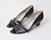 vintage 1980s darkest blue leather designer heels / CACHAREL / heels size 7