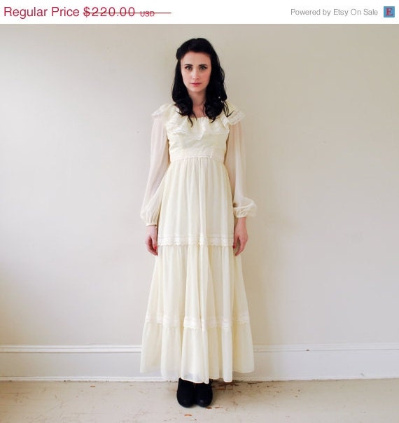 SHOP SALE / vintage 1970s ivory lace and chiffon dress / 1970s wedding dress