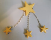 1930 1940s  VINTAGE  stars  bakelite broach