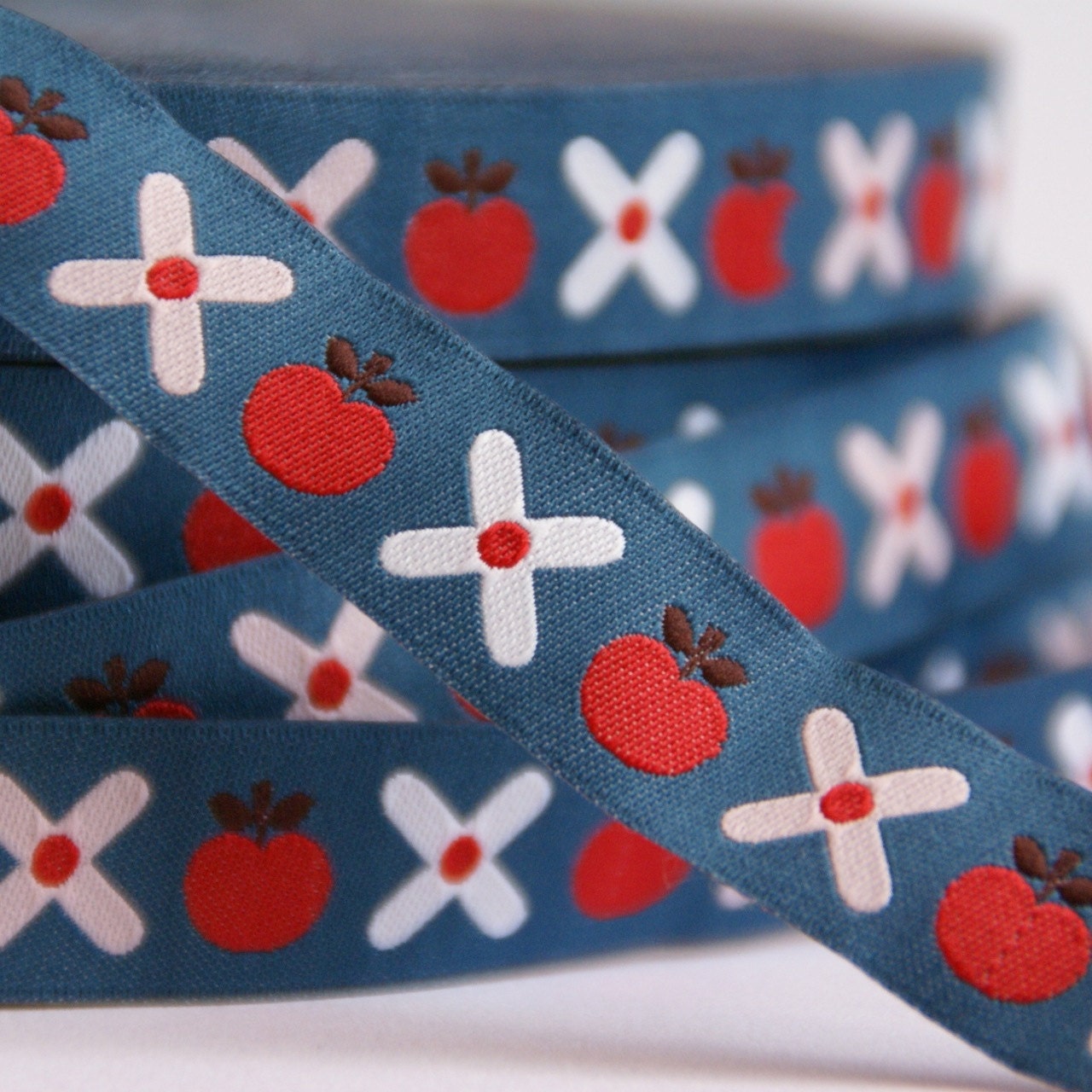 woven ribbon apple&flowers