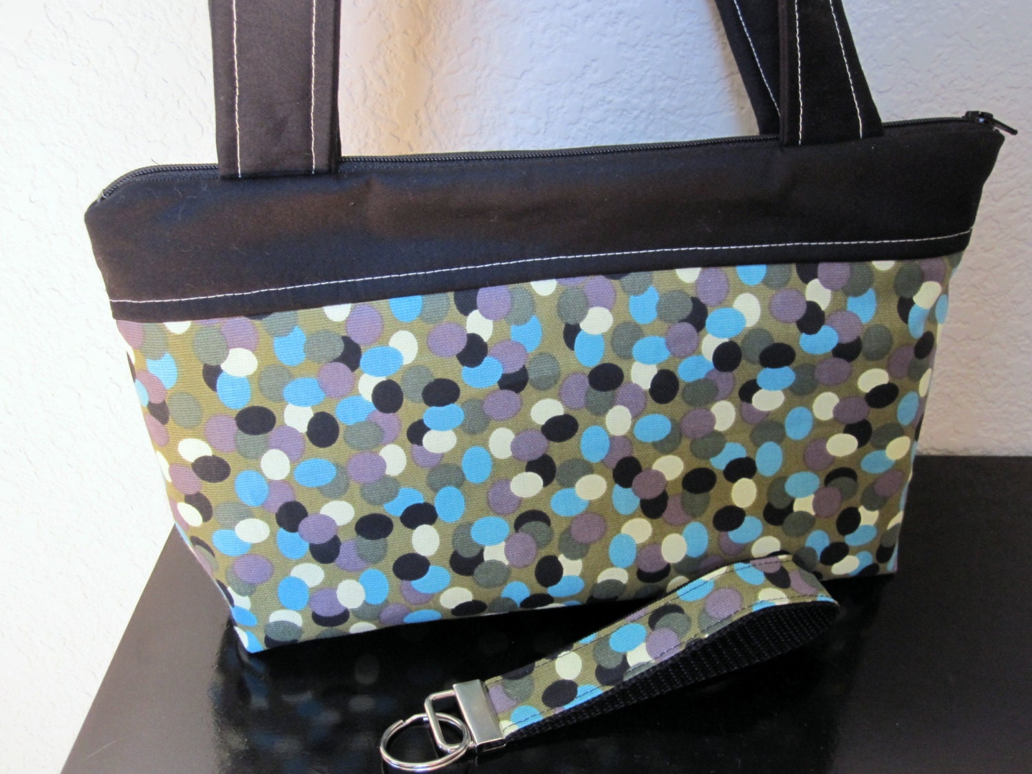 Cool Waterfall Zipper Bag including Matching Key Fob