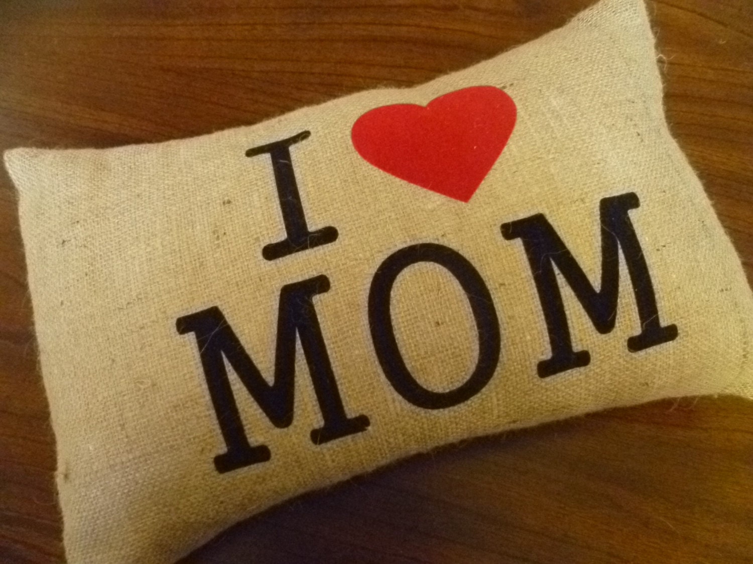 13 x 19 "I Love Mom" Burlap Pillow Cover