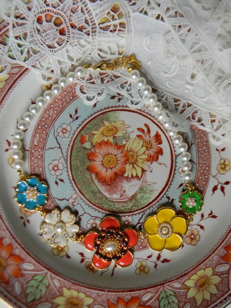 BrIgHt and ChUnKy Spring and Summer Flowers  STATEMENT Pearl Choker Necklace