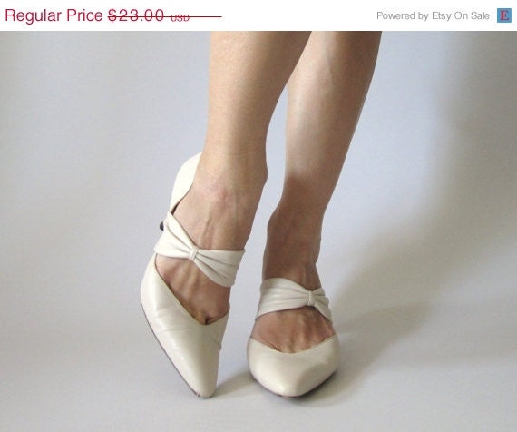 SALE Vintage 1980s Heels // 80s Cream Heels // Vanilla Latte