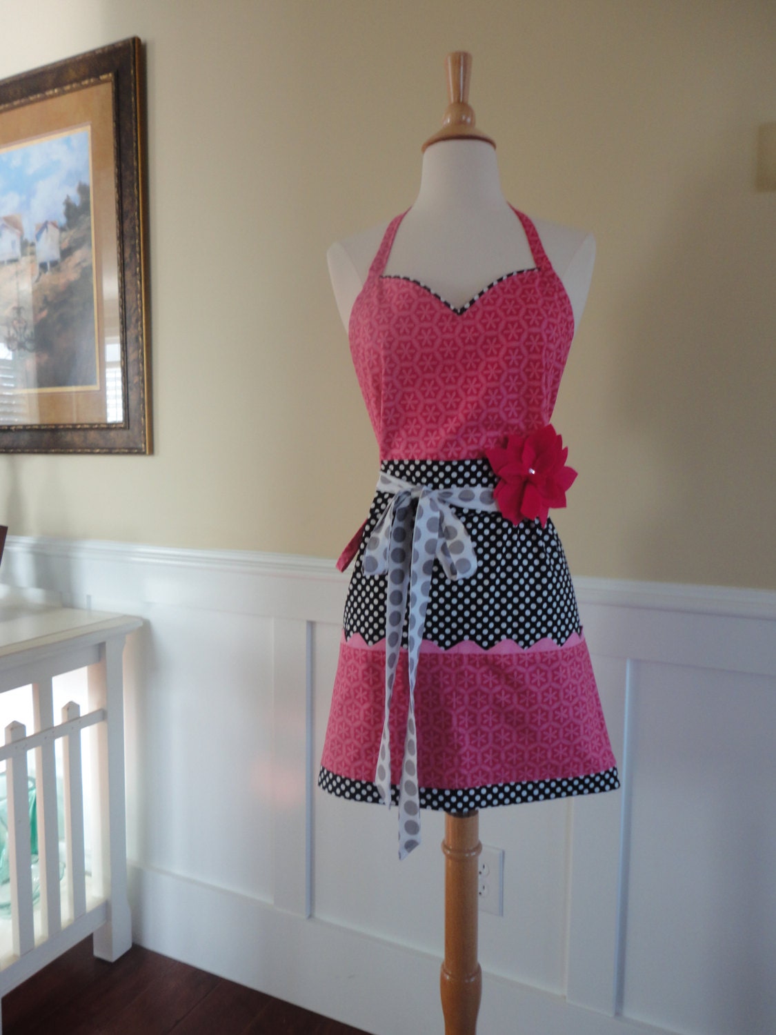 4RetroSisters Pockets & More "Barbie Style"  -Women's Raspberry Retro Modern Work Apron -
