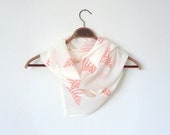 Triangle Wave Scarf / Spring Pink