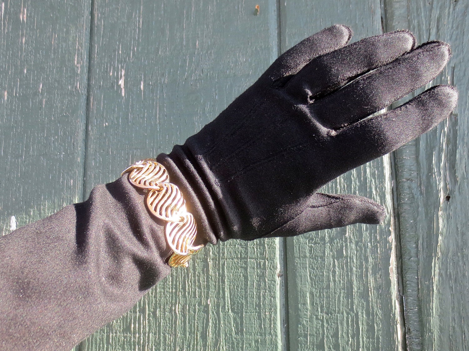 Vintage 1960's  Mod Gold Toned TRIFARI Hinged Bracelet w/Hallmark