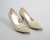 Vintage 1950s subtle sage green heels, sz. 8.5