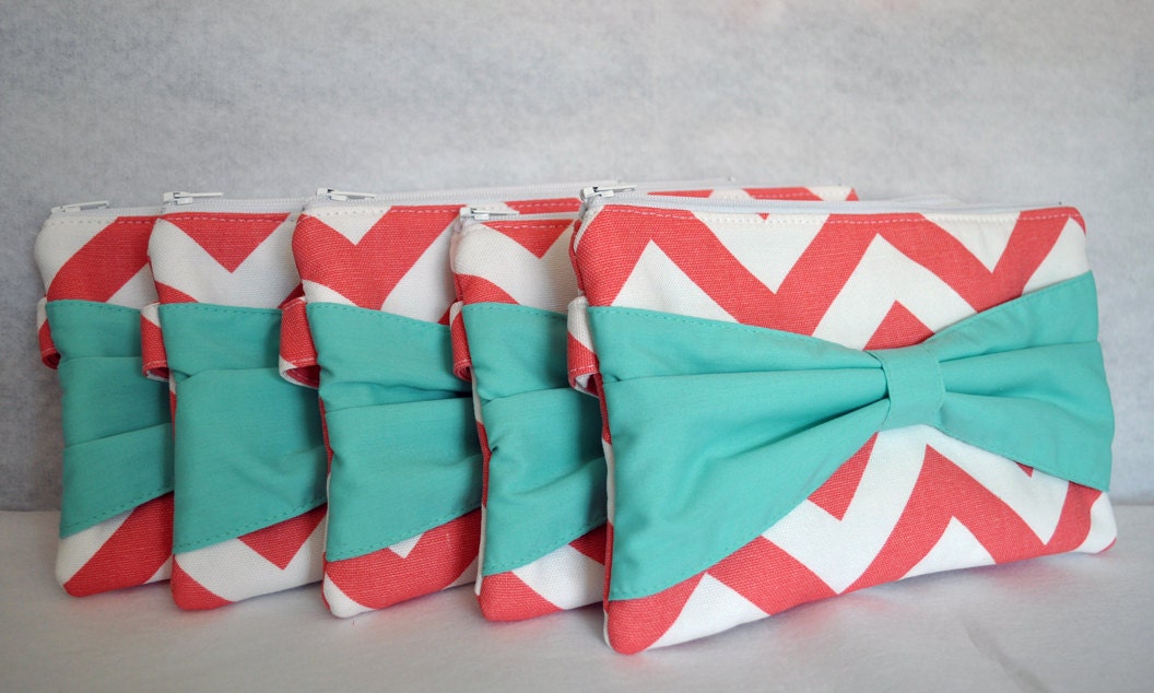 Bridesmaid Gift Set of 5 Chevron Bow Clutch Choose your colors Bridesmaids Gifts