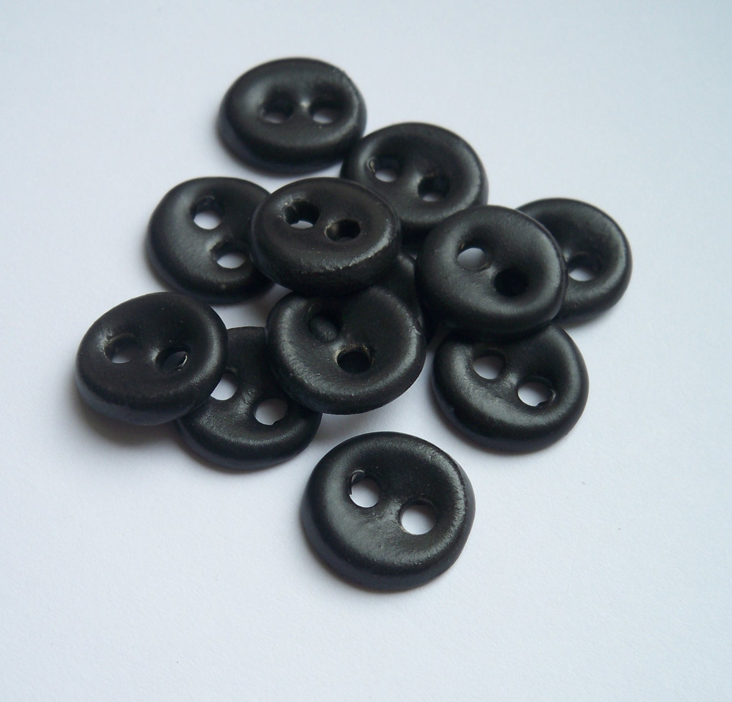 Inbetweenie Flat Black Ceramic buttons