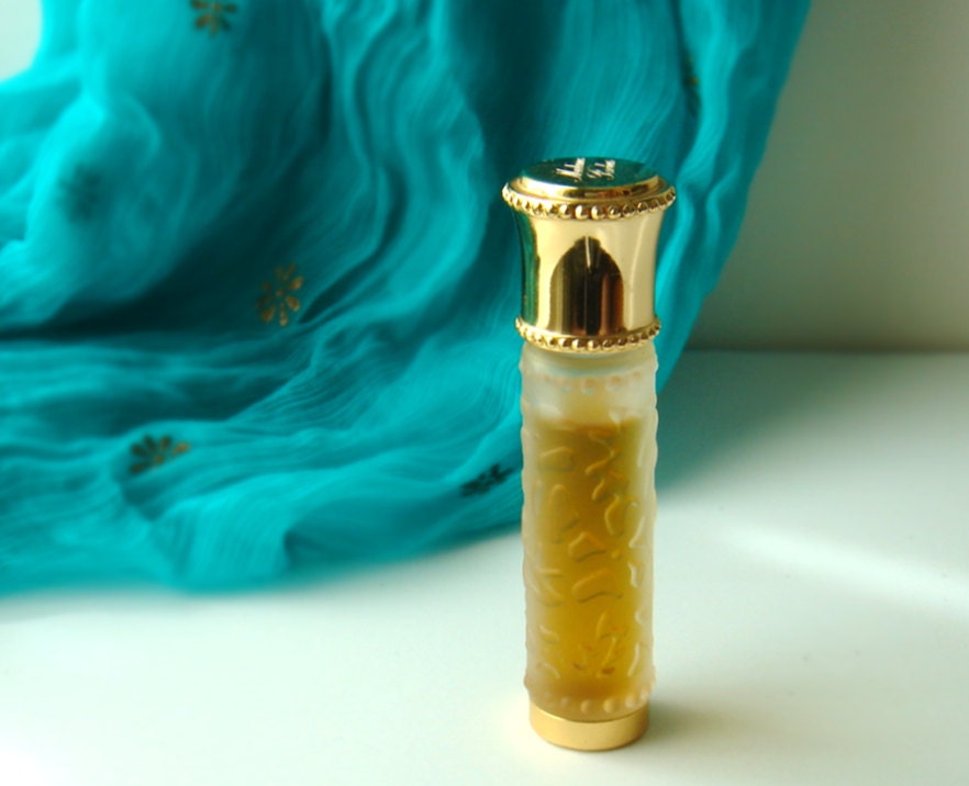 Vintage Madame Rochas Perfume in frosted glass bottle 1/6 Fl. oz.