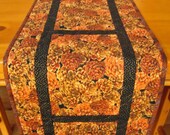 Table Runne, Mountain Pine Cones in Shades of Rust and Brown