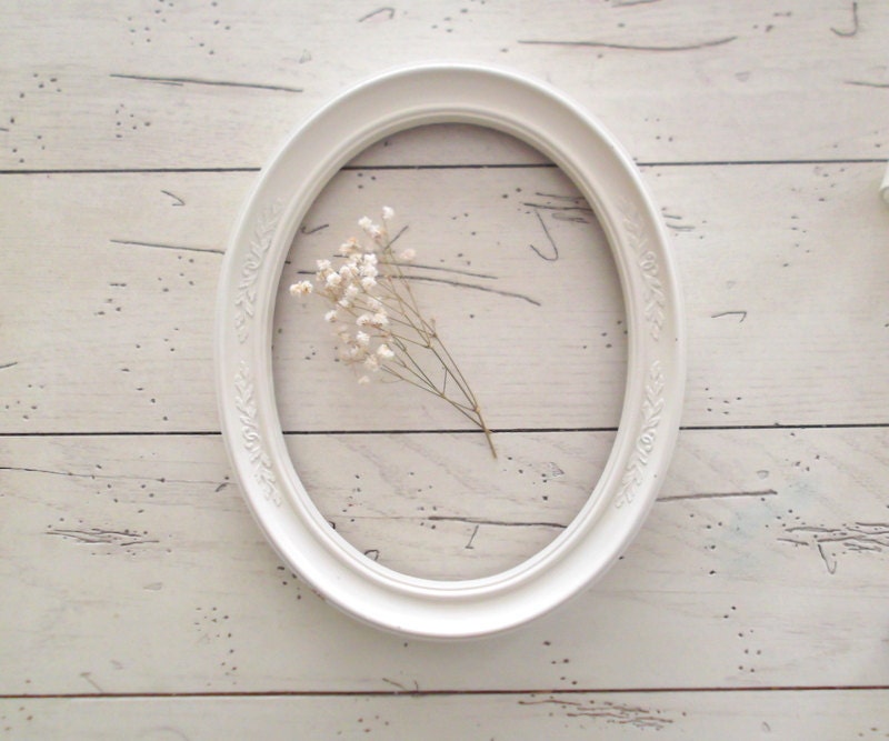 White Oval Frame Ornate Frame French Farmhouse Vintage Style Wedding Shabby Chic Oval Frame