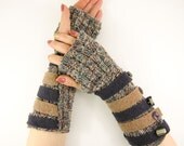 Knit fingerless gloves fingerless mittens arm warmers fall brown eggplant retro vintage buttons felt straps tagt team
