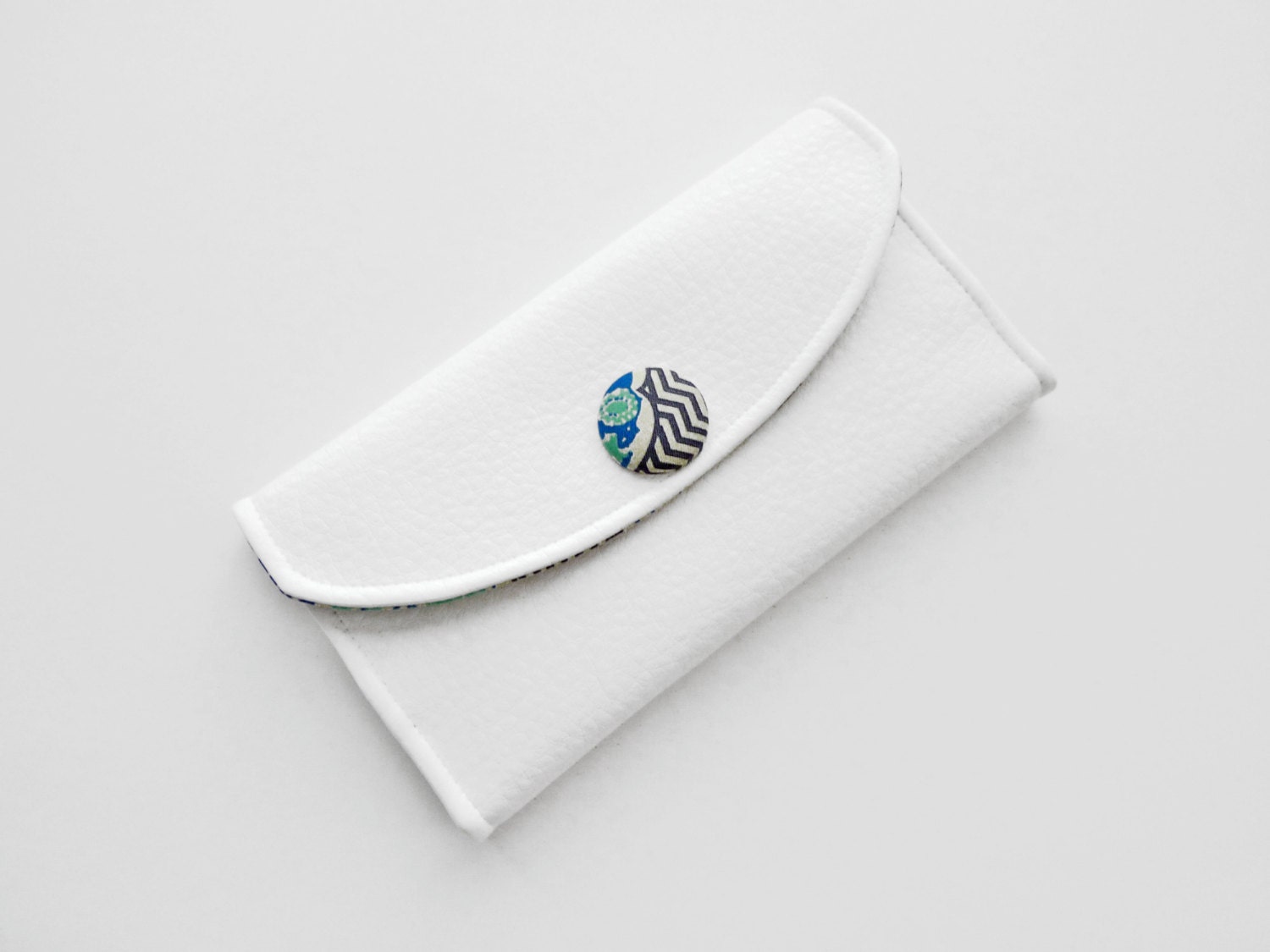 White Faux Leather Wallet with Flower Specimen Lining