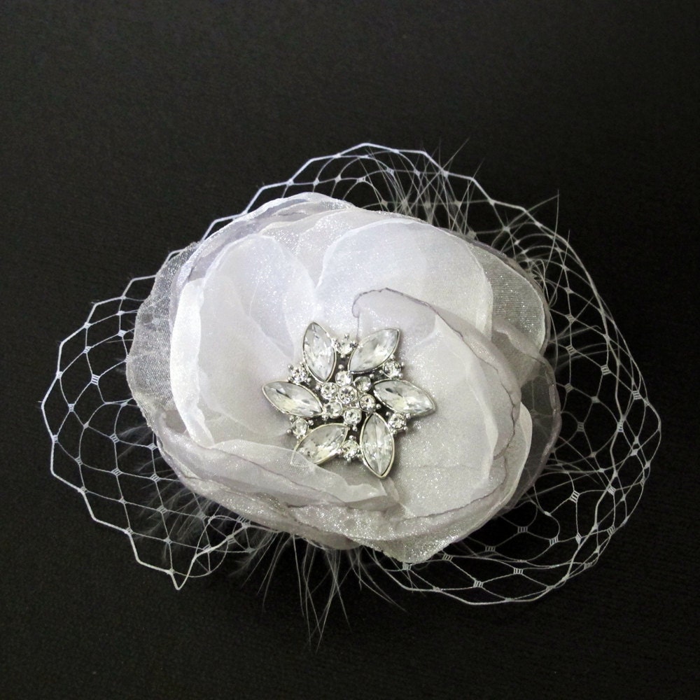 Bridal Wedding Flower 2 in 1 Brooch and Hairclip White Fascinator Headpiece with Rhinestone Button