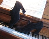 Vintage 80s PLATFORM LACE UP Corset Black Suede Leather Shoes Heels 8