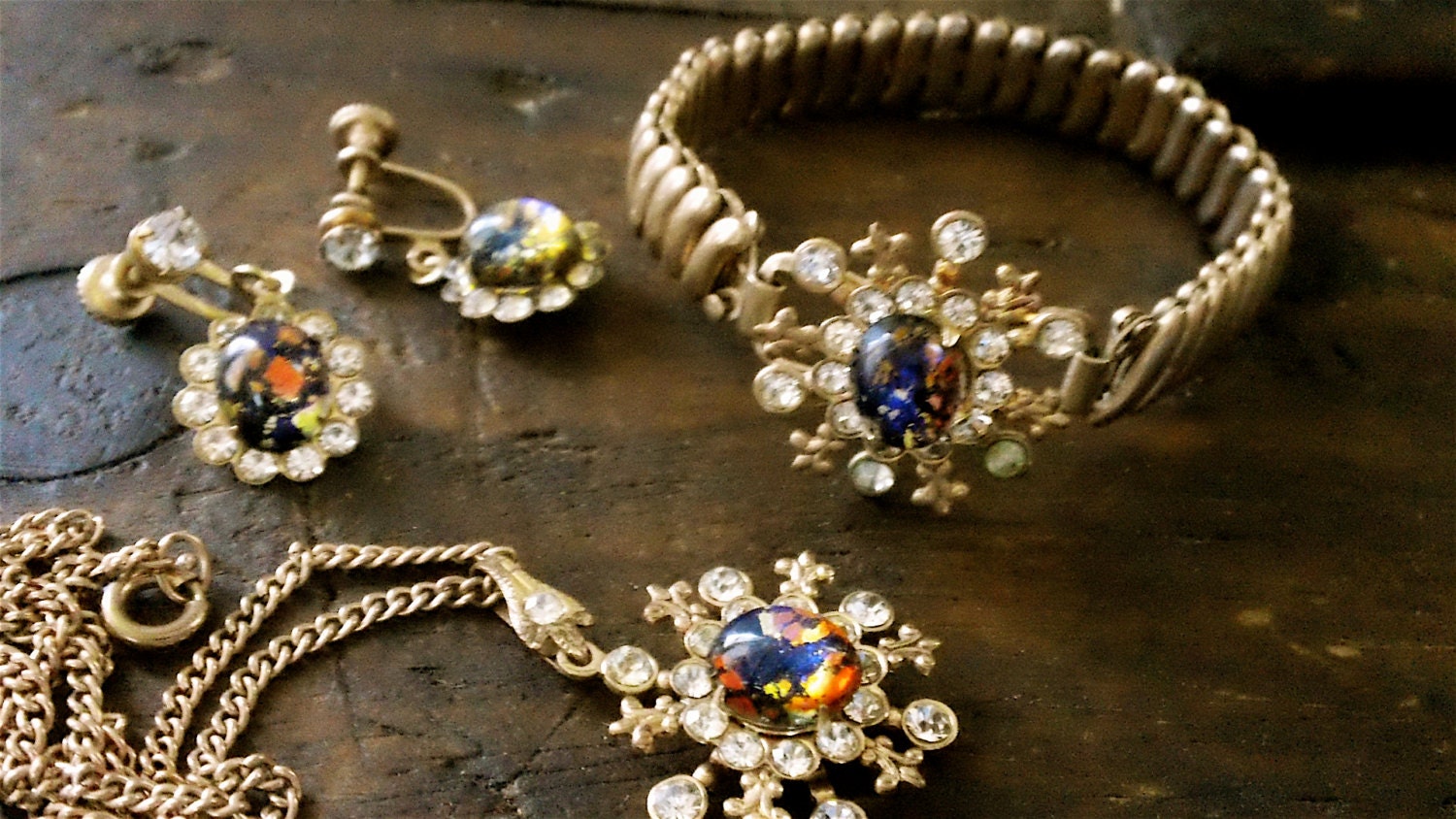 vintage rhinestone and swirl stone jewelry set - fleur de lis motif