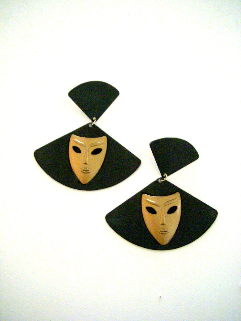 Vintage Black and Gold Modernist Face Earrings - Avant Garde Minimalist Theater Mask Earrings - Long Dangle Earrings / Le blog d'awa ETSY 