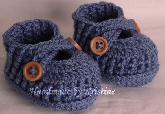 baby shoes crocheted for newborn, 0 to 3 month or 3 to 6 months- CHOOSE your SIZE and COLOUR