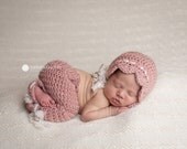 Newborn Bonnet and Pants Photo Prop/ Crochet Newborn Pant/ Baby Bonnet/ Newborn Photo Prop