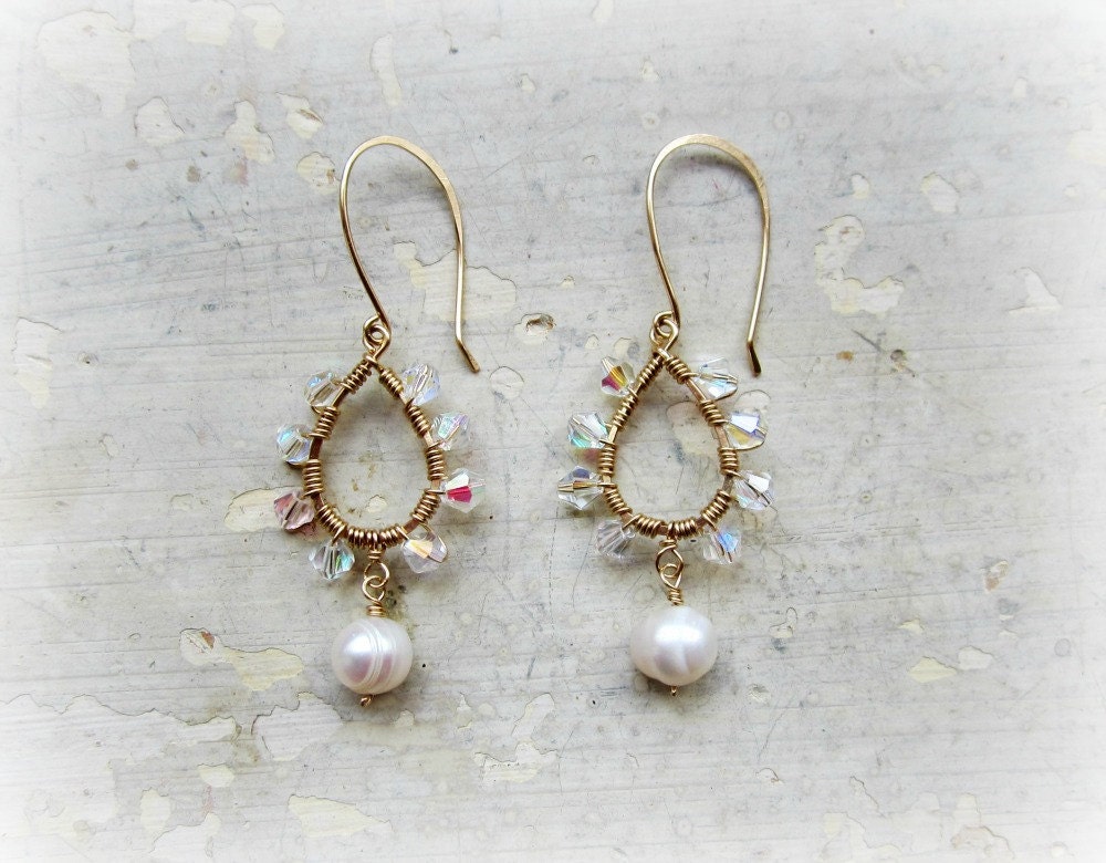 Freshwater Pearl Earrings // Gold Filled Wire Swarovski Crystal Dangles