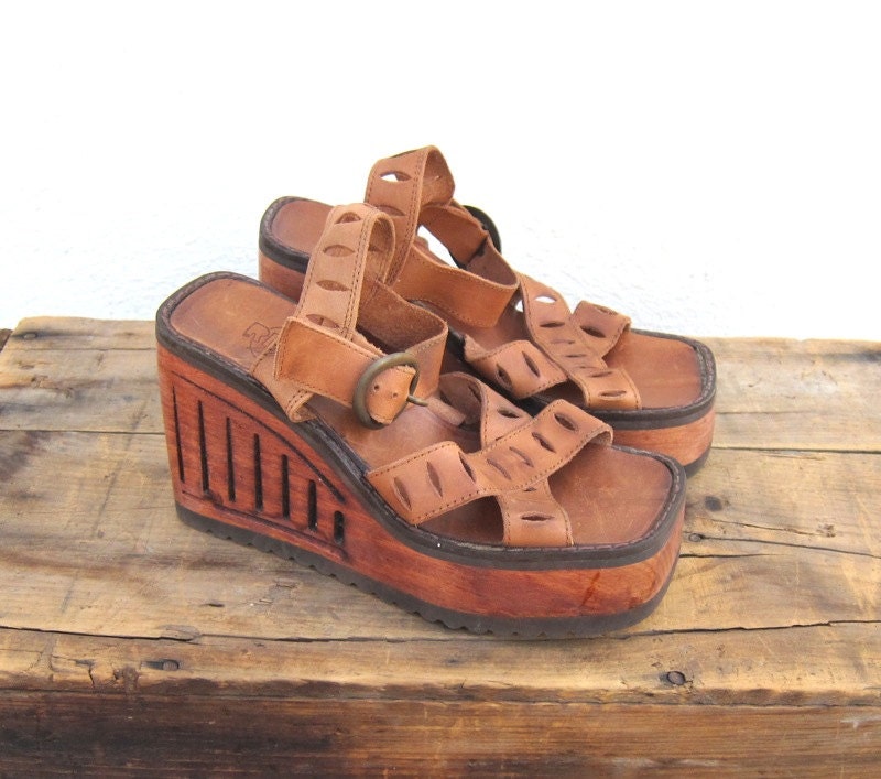 Vintage Wooden Platform Wedge Sandals bu Rozzo Ladies 7.5-8