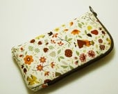 Iphone 5 Case /Sleeve / padded zipper pounch with 2 interior pocket-Garden