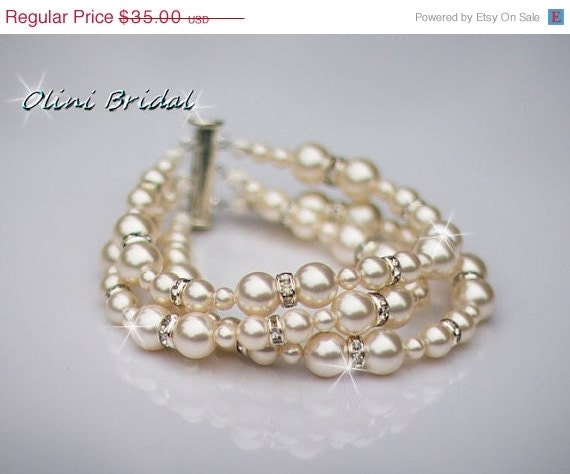 20% sale ends midnight- Wedding jewelry, ISABELLA Swarovski Pearls and Rhinestones bridal Bracelet - pick your pearl color