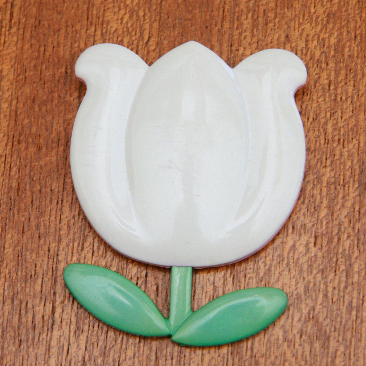Vintage 60s Plastic "Tulip" Brooch