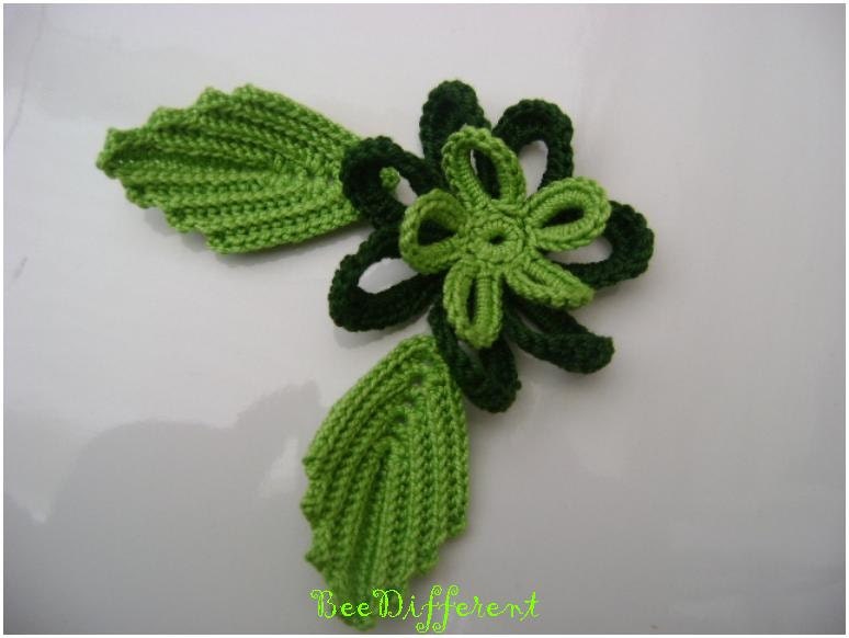 2 Crochet flowers, 2 leaves,apllique,embellishment, hairclip, headband, pin