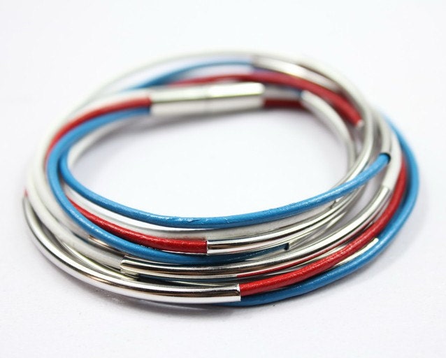 Blue, red and white color mixed leather wrap bracelet with silver tubes z595